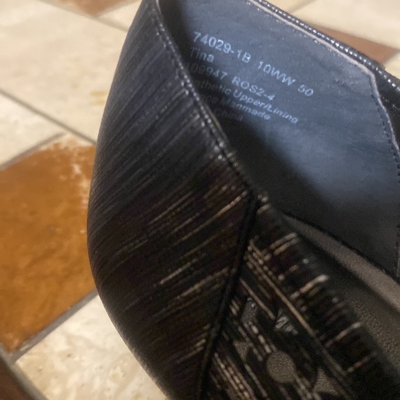 Ros Hommerson  tina black metallic pump workwear casual size 10WW New - Picture 10 of 11